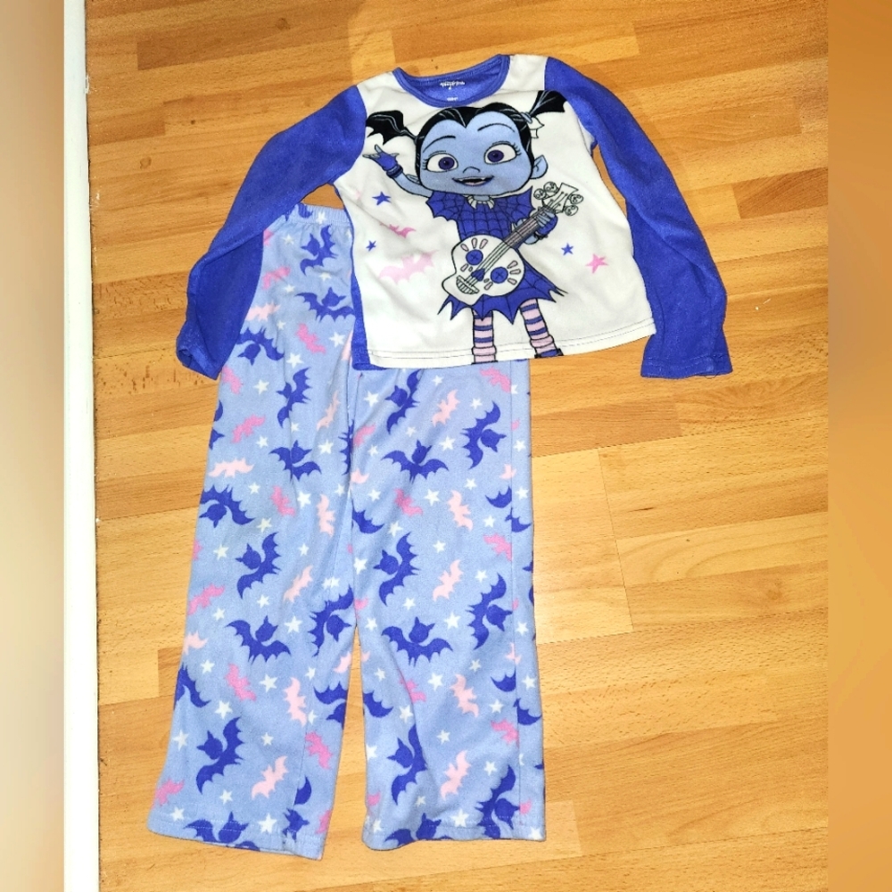 Disney Vampirina 2pc Fleece Pajamas Size (M) 8  purple/lavender …